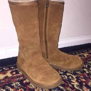 Kids Uggs waterproof size 2